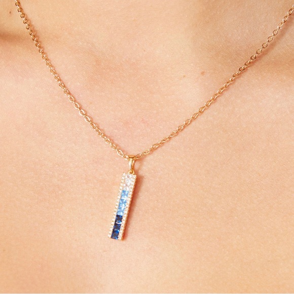 NWT VINCE CAMUTO BLUE OMBRÉ CZ NECKLACE - Picture 3 of 9